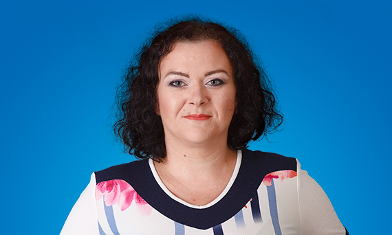 Елиза Вирвих работи в отдела за счетоводство, фактуриране и събиране на вземания към Mega Pol Trans в Пила и при неплатени факту